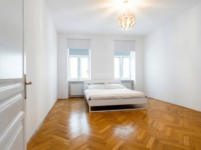 Altbaujuwel nahe Prater & Augarten – Stilvolle 4-Zimmer-Wohnung mit Balkon - Titelbild