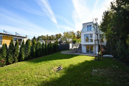 THE UNIQUE HILL SIDE RESIDENCES