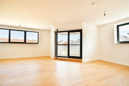 Charmantes Dachgeschoss-Domizil mit Loggia in urbaner Toplage