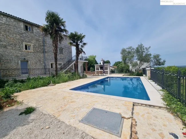 Juwel - Restauriertes Steinhaus mit Pool und Meerblick - Titelbild