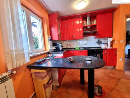 Doppelhaushälfte mit 3 Schlafzimmern in Tar