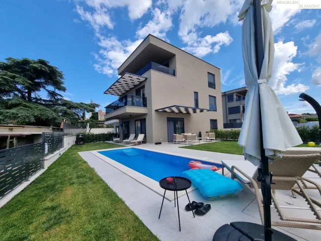 Maisonette-Wohnung mit Swimmingpool - Titelbild