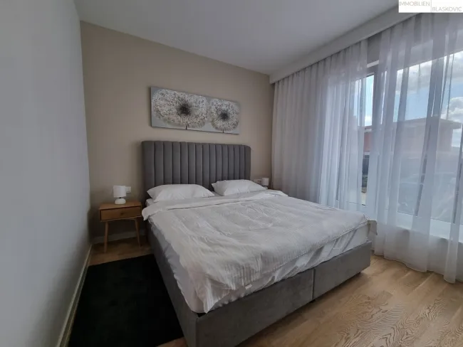 Maisonette-Wohnung mit Swimmingpool - Bild