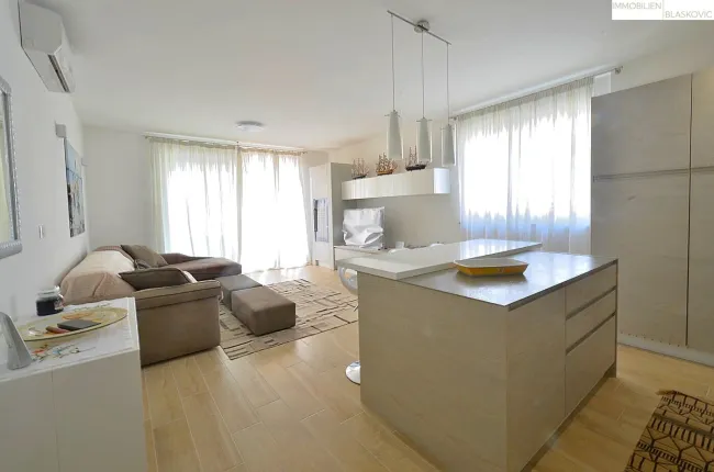 Traumhafte Wohnung in Novigrad - Terrasse & Meerblick - Bild