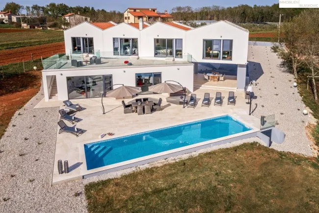 Außergewöhnliche Villa mit 6 Schlafzimmern - Porec Umgebung - Titelbild