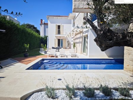 Exklusive Villa nur wenige Meter vom Meer