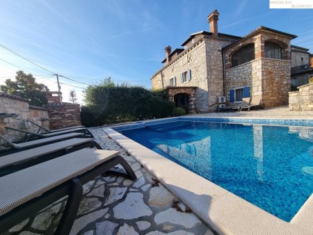 Porec Umgebung - Attraktives Steinhaus mit 2 Appartements und Pool/Wellness