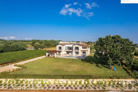 Luxuriöse Villa (400 m²) in absolut exklusiver Lage mit offenem MEERBLICK!