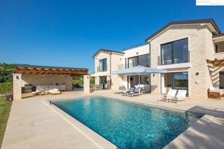 Luxuriöse Villa (400 m²) in absolut exklusiver Lage mit offenem MEERBLICK!