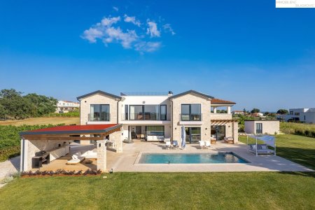 Luxuriöse Villa (400 m²) in absolut exklusiver Lage mit offenem MEERBLICK!