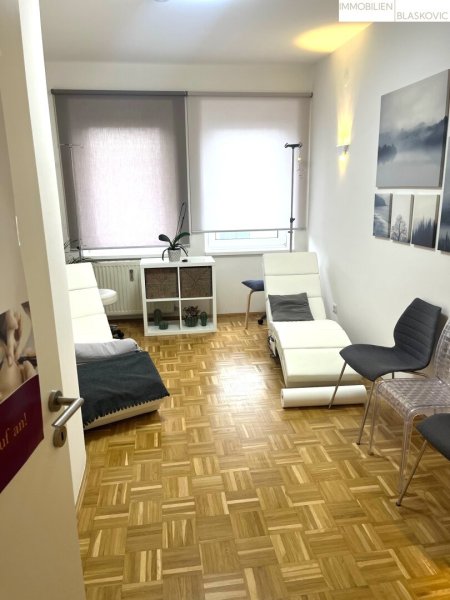Modernisierte Praxis mit 108m² und 3 Garagen in Klagenfurt – Top Lage!