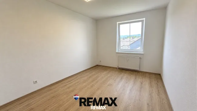 Kinderzimmer/Büro_KI bearbeitet