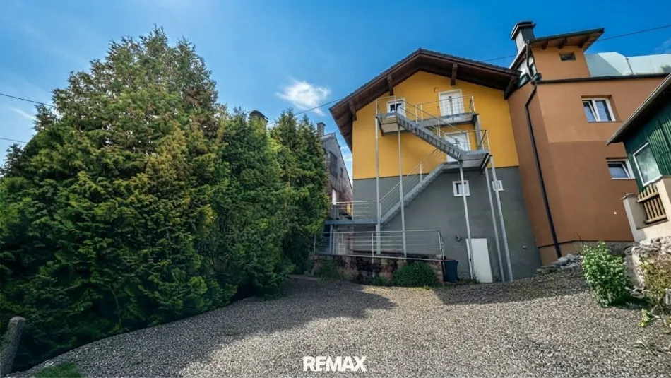Mehrfamilienhaus mit 3 Wohneinheiten in zentraler Lage von Timelkam - Bild