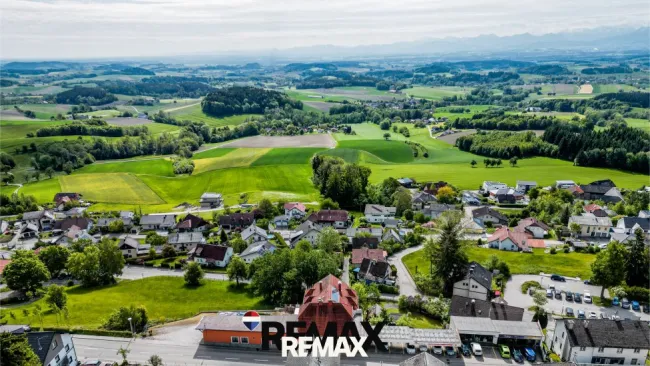 Panoramagrundstück am Schloßberg – ca. 1.368 m² Baugrund in Wolfsegg am Hausruck - Titelbild