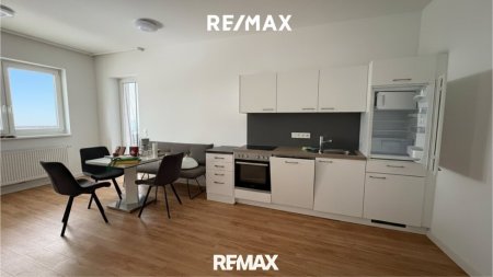 Neuwertige Wohnung im Zentrum von Roitham zu mieten!