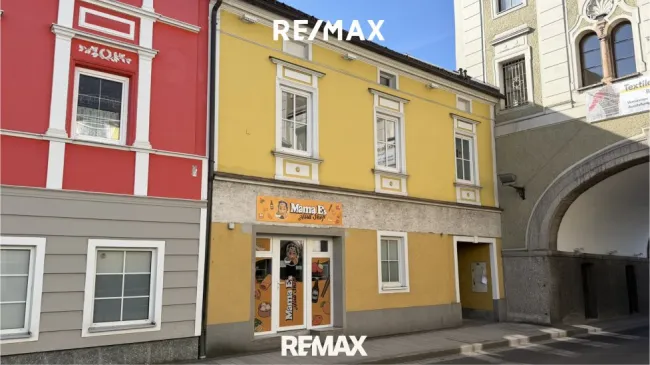 Vermietetes Stadthaus in Schwanenstadt. Ein Investment mitten in der Stadt. - Titelbild