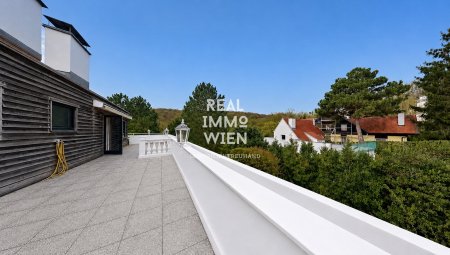 Dachgeschoß 3 Zimmer Wohnung mit 50m² Terrassenfläche, Stellplatz & Einbauküche in 1180 Wien zu mieten!