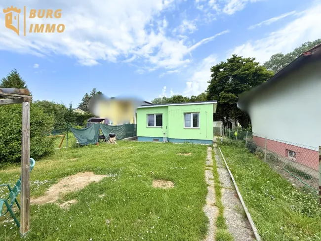 Kleingartenhaus auf Eigengrund mit großem Garten in Langenzersdorf - Titelbild