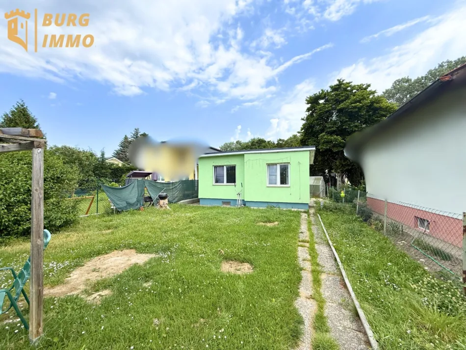 Kleingartenhaus auf Eigengrund mit großem Garten in Langenzersdorf - Titelbild