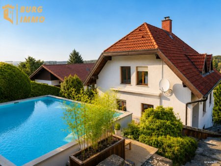 Wohnen wie im Urlaub: Familienhaus mit Pool auf 1.007 m² Grund