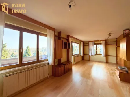Wohnen wie im Urlaub: Familienhaus mit Pool auf 1.007 m² Grund