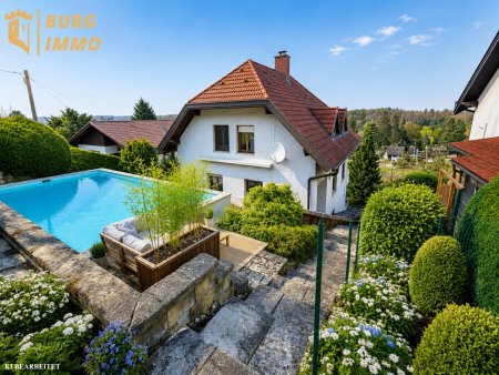 Familienhaus auf 3 Ebenen, beheizbarer Pool, Garage, 1.007 m² Grund