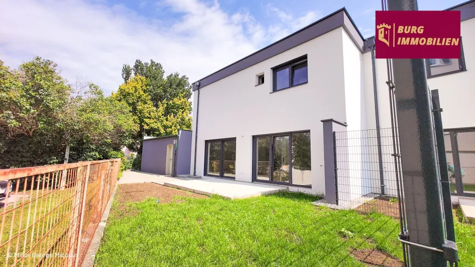 Doppelhaus Hälfte mit Garage - Bild