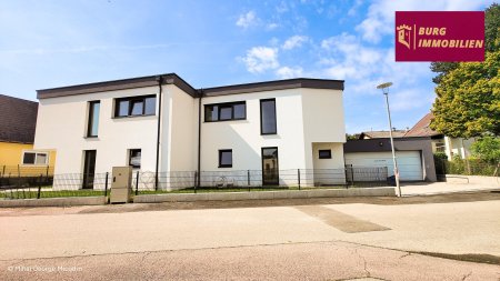 Doppelhaus Hälfte mit Garage