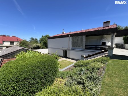 Burgblick! Charmantes Einfamilienhaus mit Garten, Terrasse und Wellnessbereich in Forchtenstein!