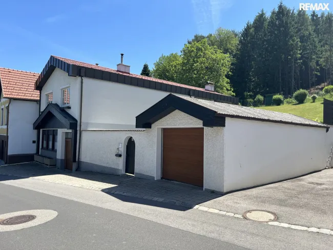 Burgblick! Charmantes Einfamilienhaus mit Garten, Terrasse und Wellnessbereich in Forchtenstein! - Bild