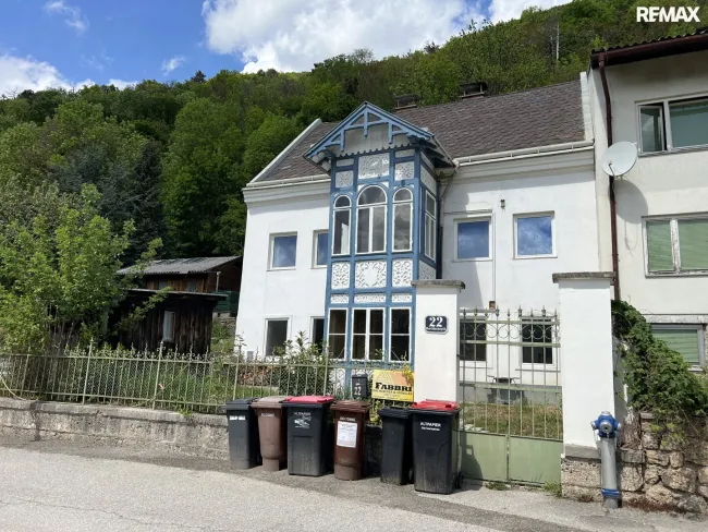 Schlossblick! Charmantes Einfamilienhaus in Gloggnitz am Silbersberg!! - Bild