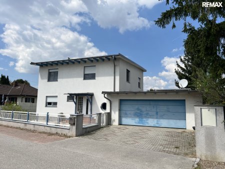 Großzügiges Einfamilienhaus mit Garten, Terrasse & Garage in Ebenfurth, 4 Zimmer, 195m²