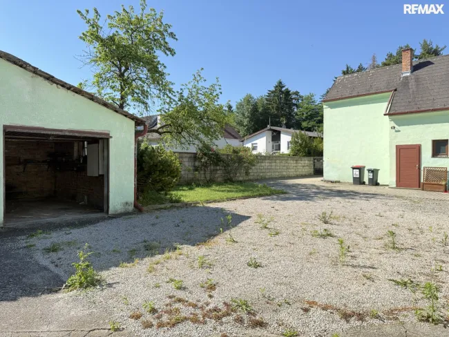 Einfamilienhaus mit sonnigem Garten und Nebengebäuden in Zillingdorf-Bergwerk! - Bild