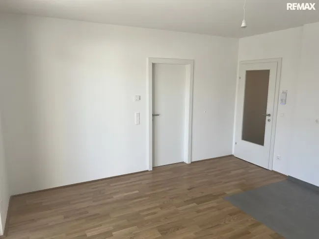 Idyllisches Wohnen in Wiener Neustadt: 2 Zimmer, Loggia, 54.04m² - Anlegerpreis€ - Bild