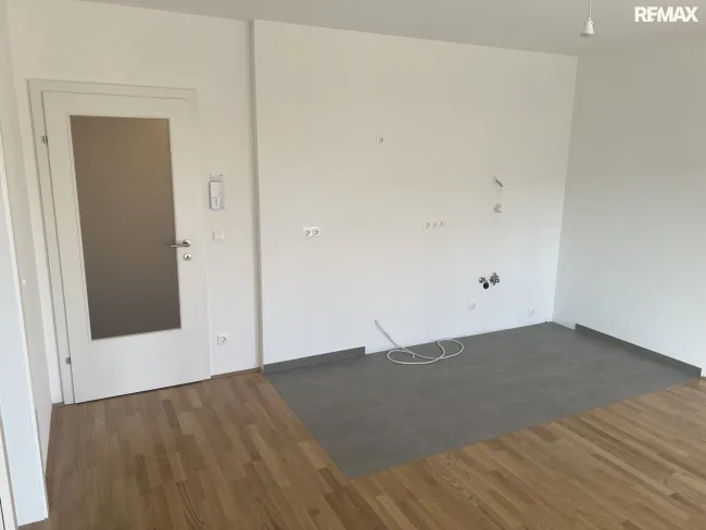 Idyllisches Wohnen in Wiener Neustadt: 2 Zimmer, Loggia, 54.04m² - Anlegerpreis€ - Bild
