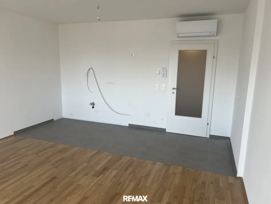 Komfortables Wohnen in Wiener Neustadt: 33,03m², 1 Zimmer, Loggia, Fliesen, Parkett uvm. - Titelbild