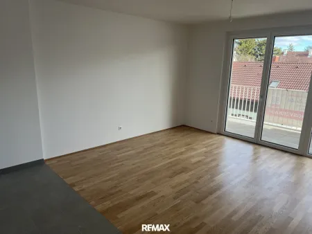 Komfortables Wohnen in Wiener Neustadt: 33,03m², 1 Zimmer, Loggia, Fliesen, Parkett uvm.