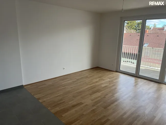 Komfortables Wohnen in Wiener Neustadt: 33,03m², 1 Zimmer, Loggia, Fliesen, Parkett uvm. - Bild