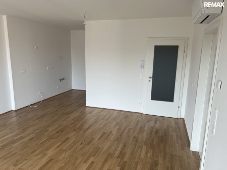 Erstbezug! 2 Zimmer Loggiawohnung im Zehnerviertel!