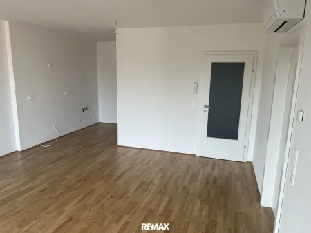 Erstbezug! 2 Zimmer Loggiawohnung im Zehnerviertel!