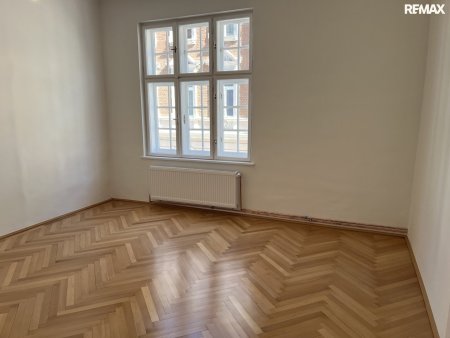 Erstbezug nach Renovierung! Altbauwohnung mit 90m2 in bester Lage!