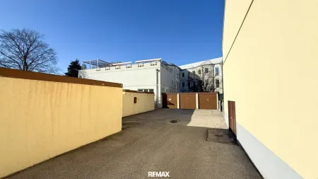 Ehemaliges Seniorenheim, gewerbliche Widmung, große Dachterrasse & 16 Garagen in Wiener Neustadt – Top Chance!