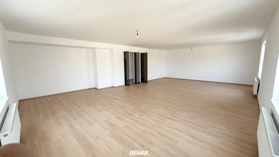 Modernes Büro in Flugplatznähe - 94m² im 2. OG in Wiener Neustadt zur Miete! - Bild
