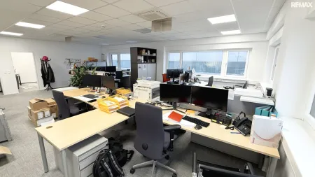 Workbase - 100 m² Büro im 1. OG