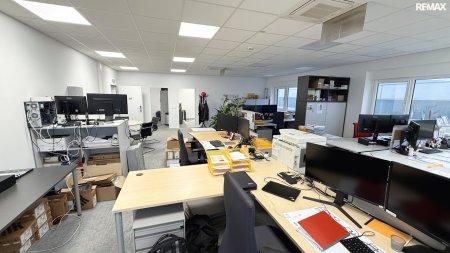 Workbase - 100 m² Büro im 1. OG