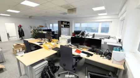 Workbase - 100 m² Büro im 1. OG