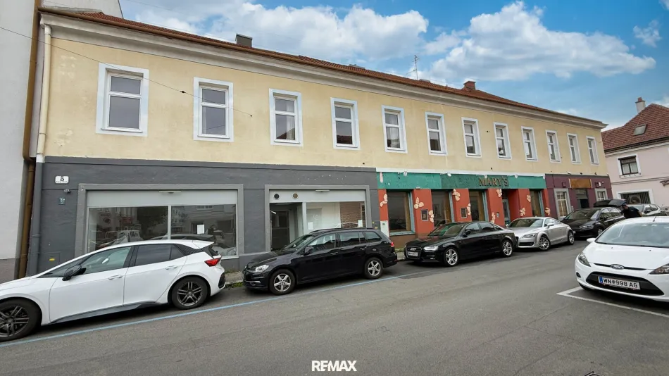 Bestandsfreies Zinshaus in Wiener Neustadt – Sanierungsobjekt mit Renditepotenzial und Bebauungsstudie - Titelbild