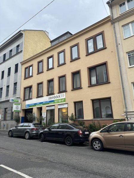 Zinshaus in gefragter Lage des 18. Bezirks - hoher Leerstand & ausbaufähiger Rohdachboden