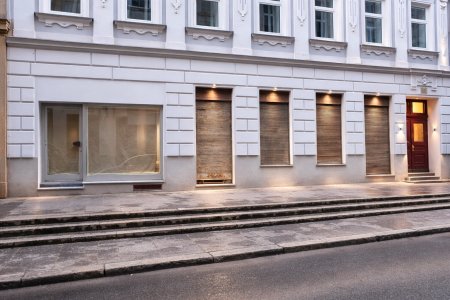 Geschäftslokal - Büro - Praxis - Atelier in guter Lage mit Schaufenster - zur Miete oder zum Kauf
