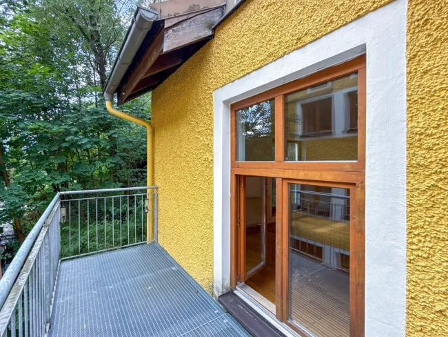 Balkon mit viel Natur rundum